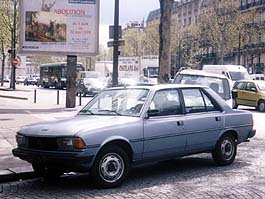Peugeot 305